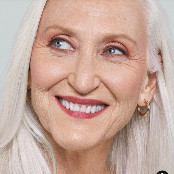 r.e.m. Beauty Babydoll Eyeshadow Palette - Picture 5 of 7